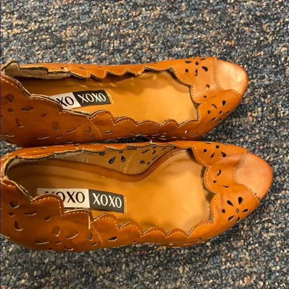 Xoxo Brown Cut out Detailed Heels sz. 6.5 EUC